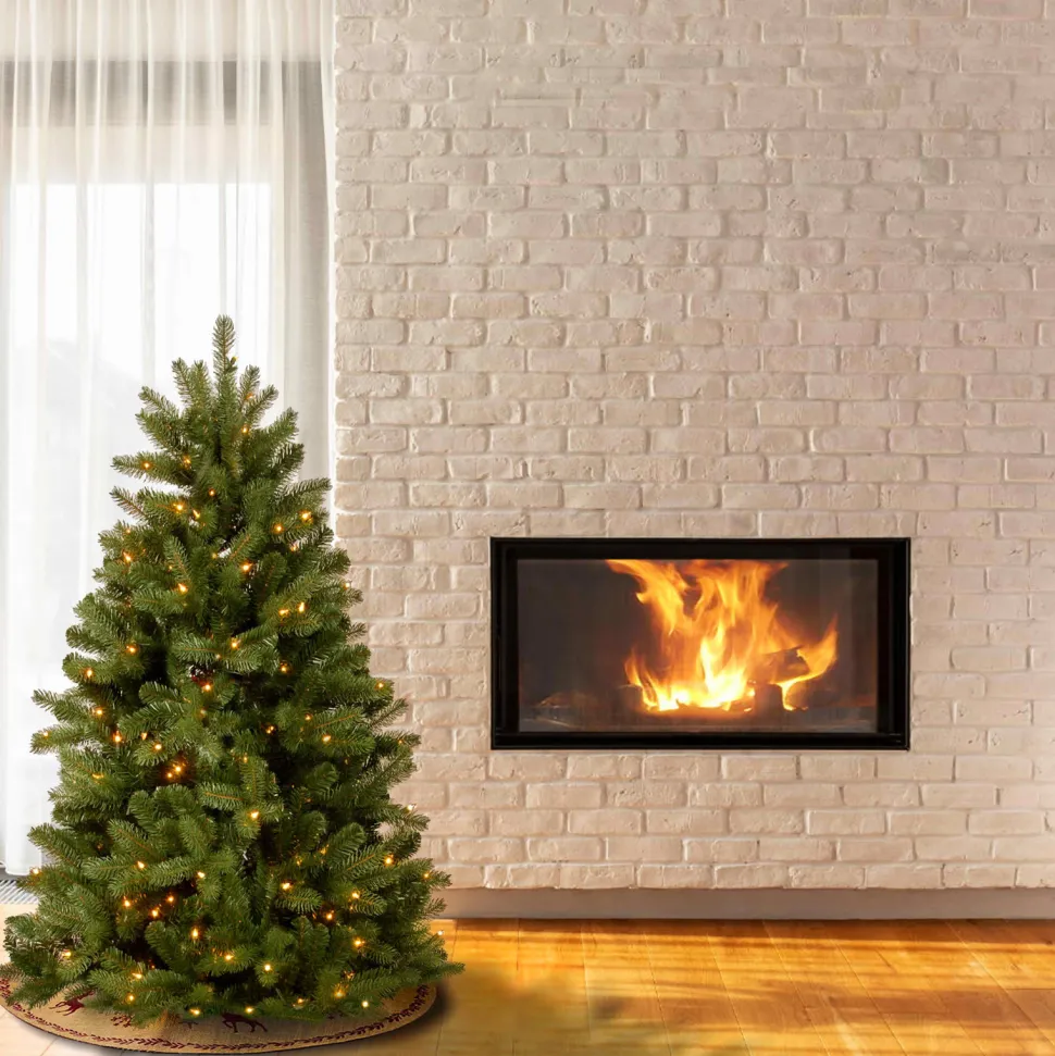 Fashion Red Barrel Studio Newberry Spruce Green Artificial Christmas Tree With Clear/White Lights