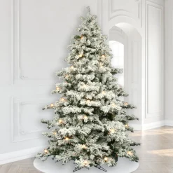 Best Mercury Row Oakman 9' H Extra Full White/Green Artificial Spruce Christmas Tree With 950 Incandescent Lights
